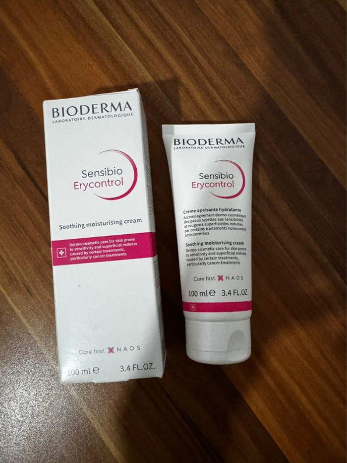 Crème  Bioderma apaisante hydratante - photo numéro 1