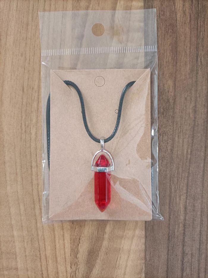 Collier neuf pendentif transparent rouge halloween - photo numéro 2