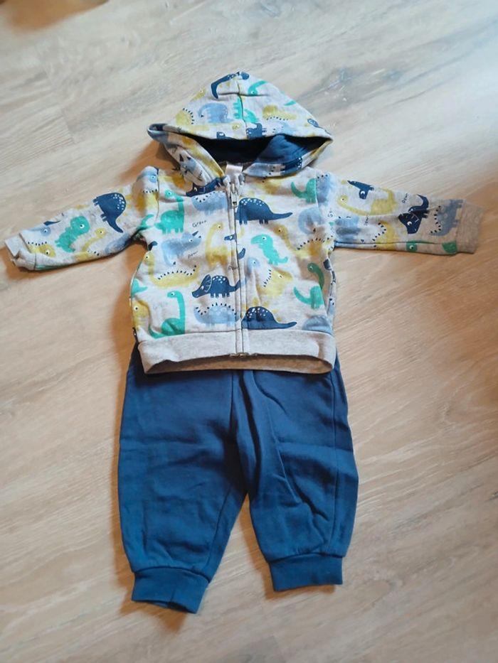 Ensemble jogging "dinos" baby club - 68 cm - 6 mois - photo numéro 1