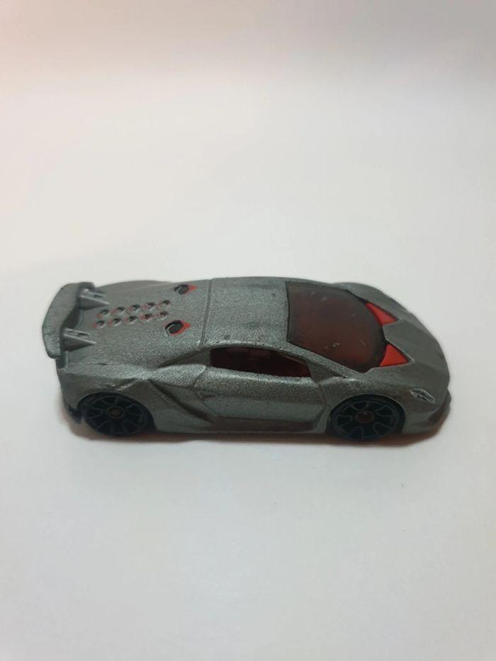 Hot Wheels 2013 Lamborghini Sesto Elemento Grise - 1/64 - photo numéro 6