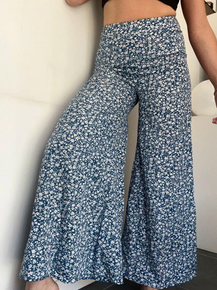 Pantalon fleuri à jambes larges - photo numéro 3