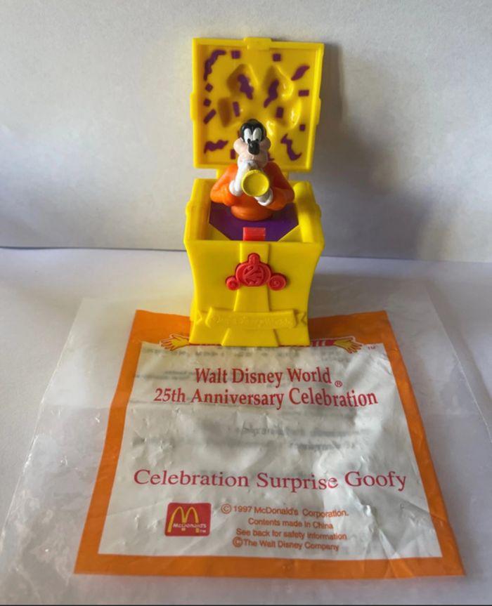 Jouet dingo Disney McDonald’s happy meal - photo numéro 1