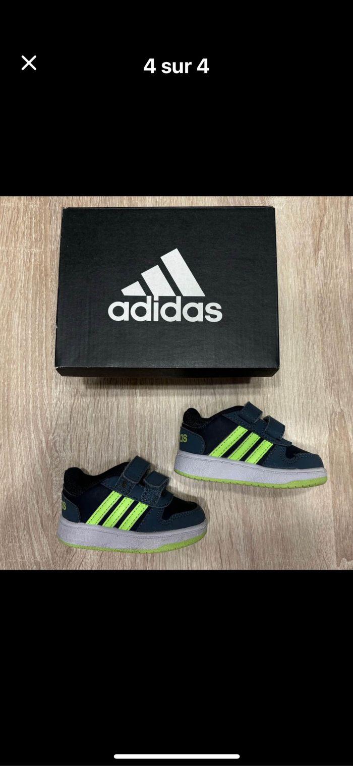 Chaussures Adidas bébé 18 - photo numéro 1