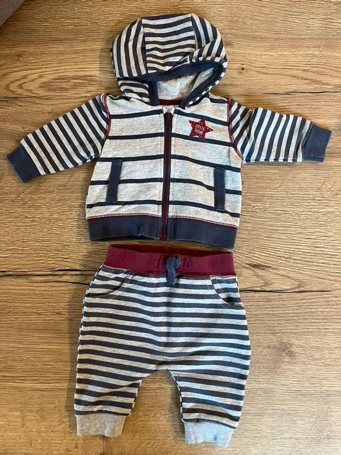 Lot de 49 pièces - vêtements bébé 1 mois - photo numéro 13