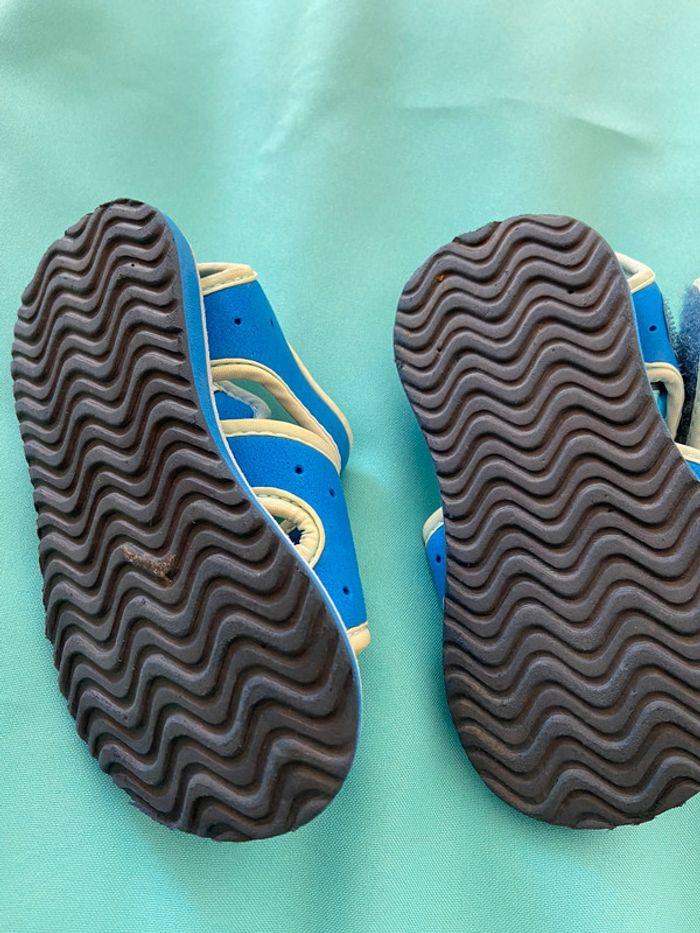 Chaussures de piscine ou plage/ scandales taille 24 - photo numéro 4