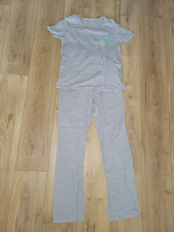 Lot pyjamas et chemises de maternité taille 38/40 - photo numéro 10