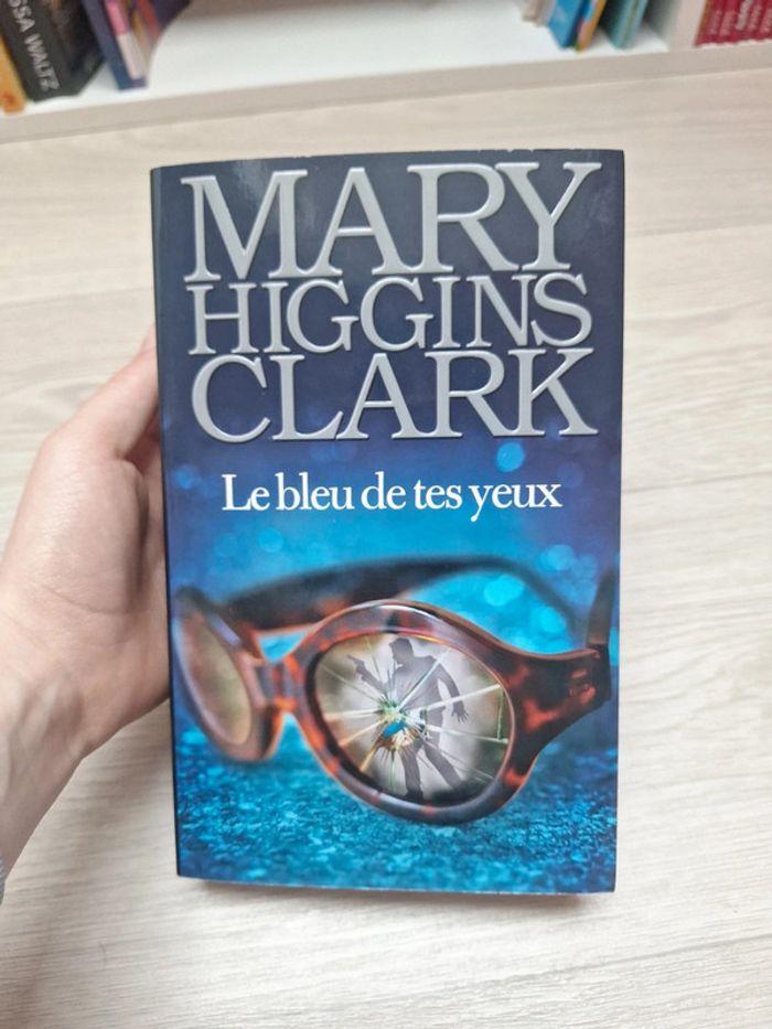 Le bleu de tes yeux - Mary Higgins clark - photo numéro 1