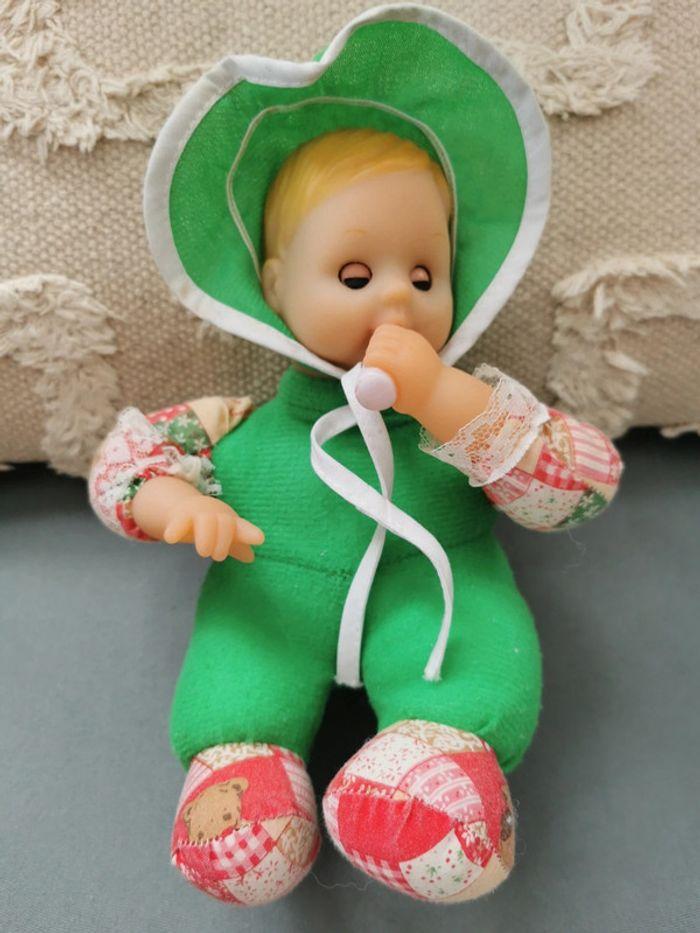 Poupée  pouet  biberon vintage des années 60 vert doudou peluche - photo numéro 2