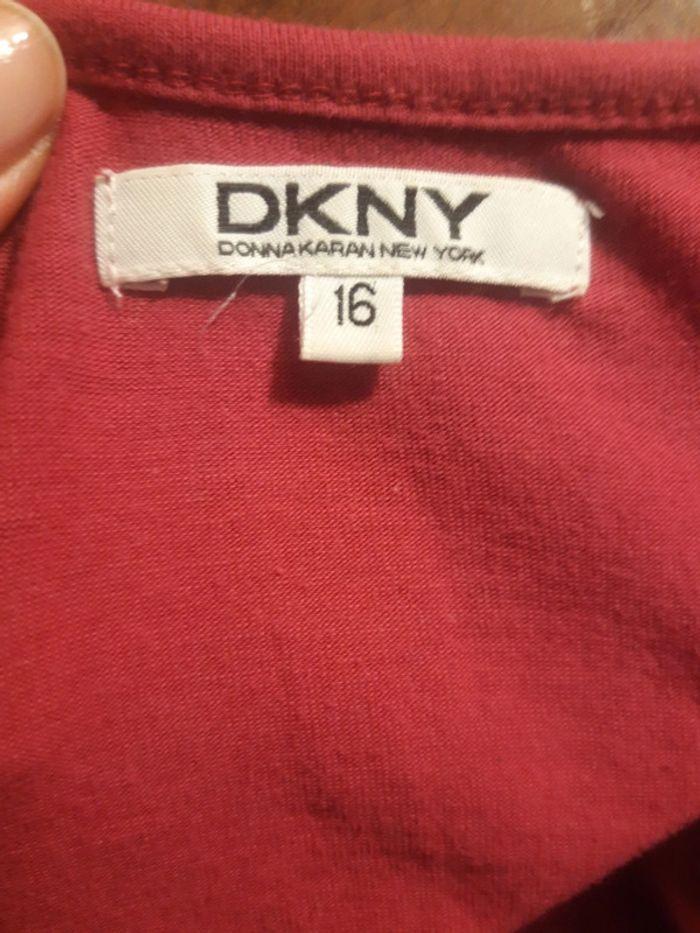 Tee-shirt DKNY rose fushia 16 ans - photo numéro 7