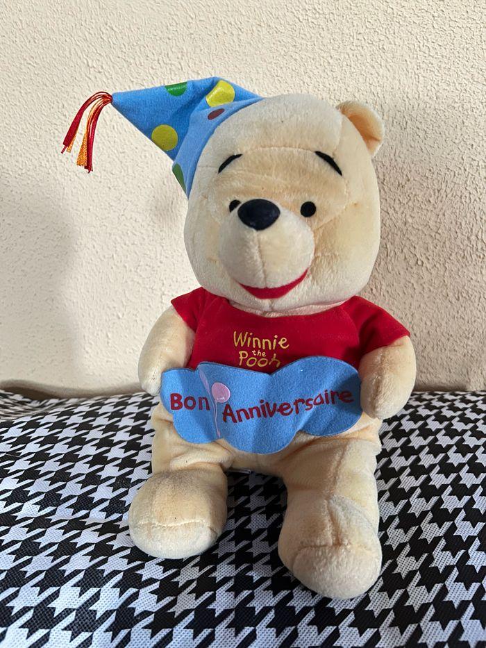 Peluche Winnie l’Ourson Anniversaire - photo numéro 1