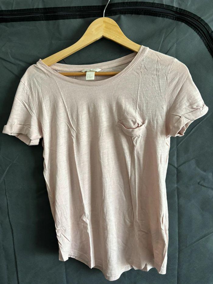 t-shirt rose pâle H&M - photo numéro 1