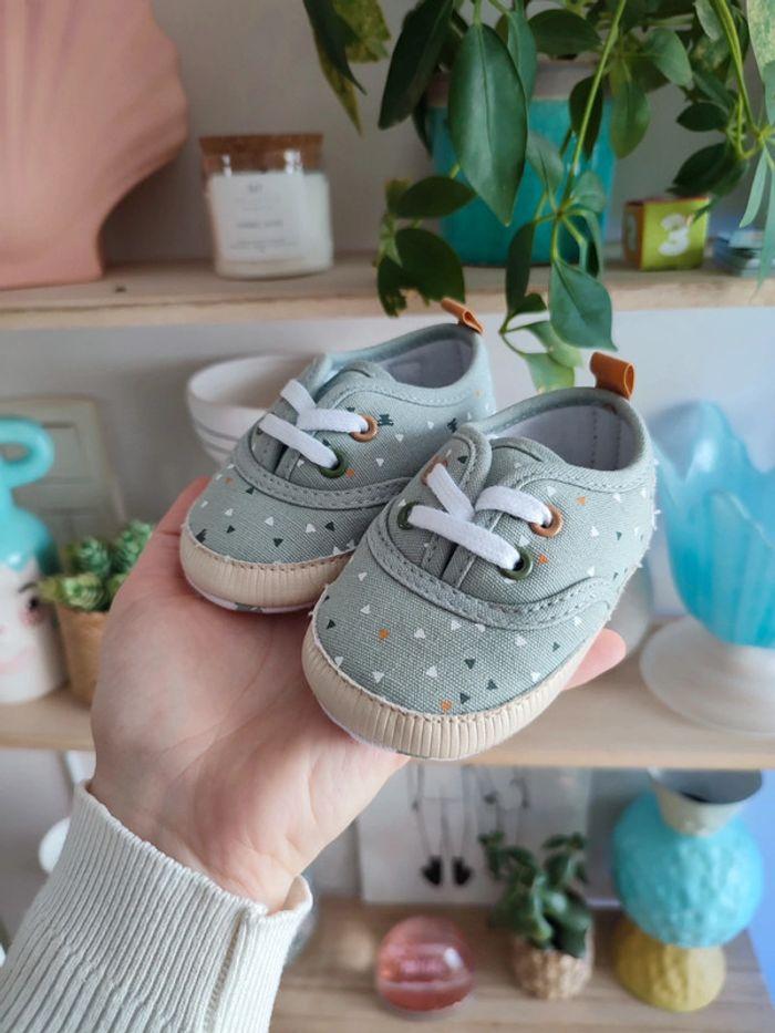 Chaussures / chaussons bébé - photo numéro 2