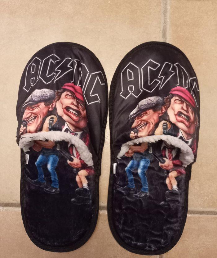 Chaussons ac/dc pantoufles savates mules taille L - photo numéro 1