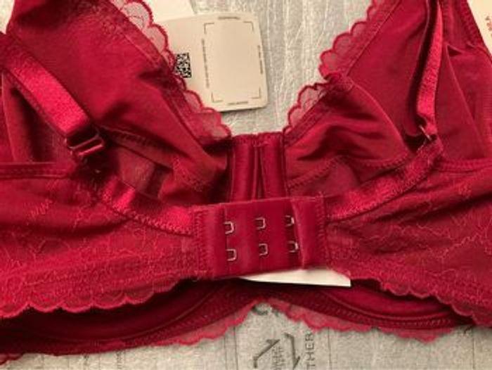 Soutien-gorge bordeaux Triumph neuf - photo numéro 9