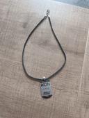 Collier avec plaque iKON