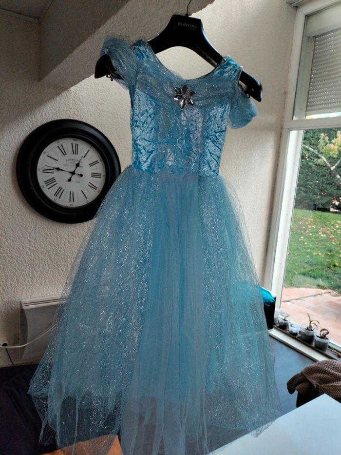 Robe de princesse bleu bouffante neuve T 140 - photo numéro 9