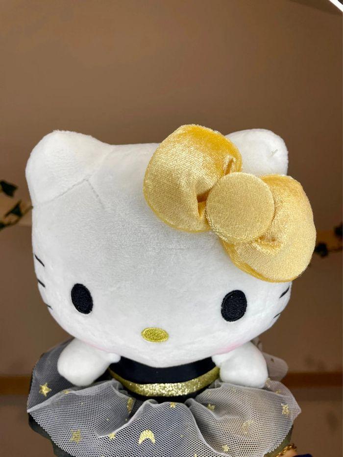 Peluche Hello Kitty en robe étoilée et pailletée 💫 - photo numéro 9