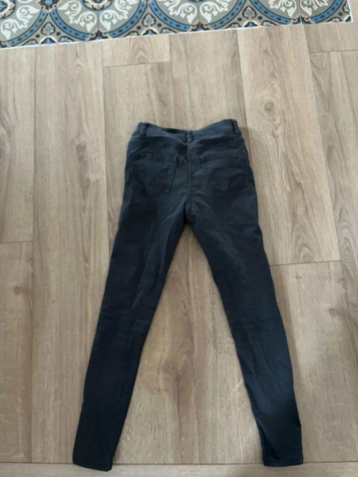 Pantalon gris - photo numéro 2