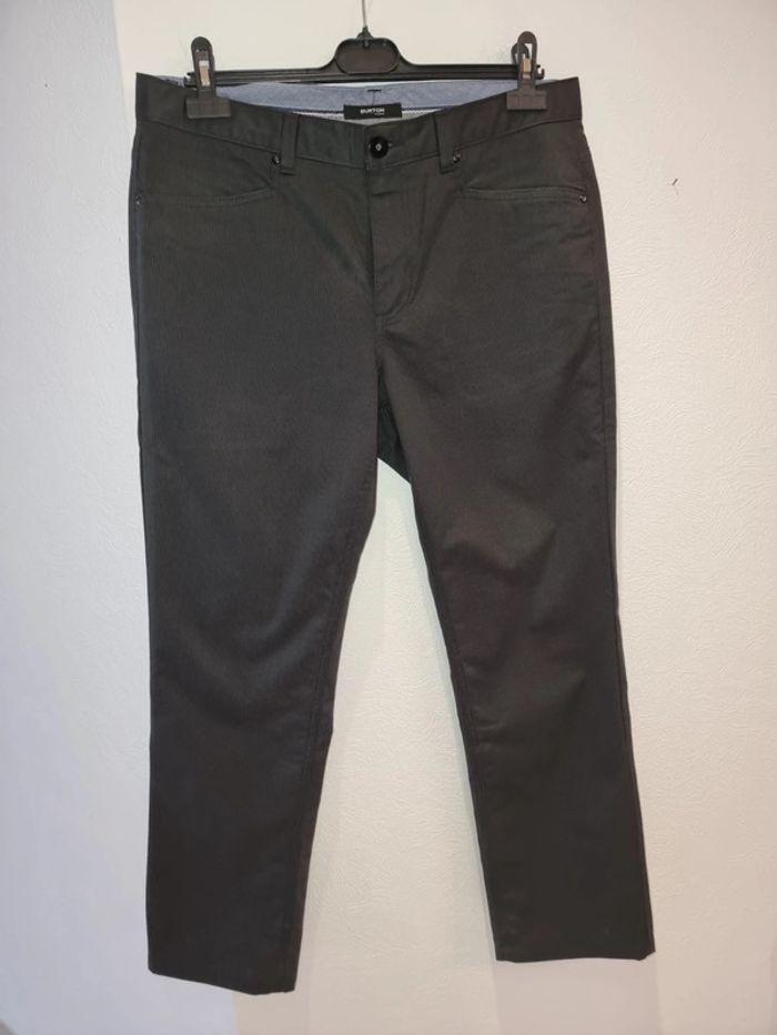 Très beau pantalon Burton taille 44 noir neuf - photo numéro 1