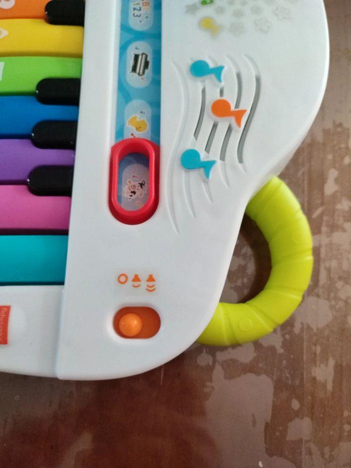 Fisher Price mon piano rigolo - photo numéro 4