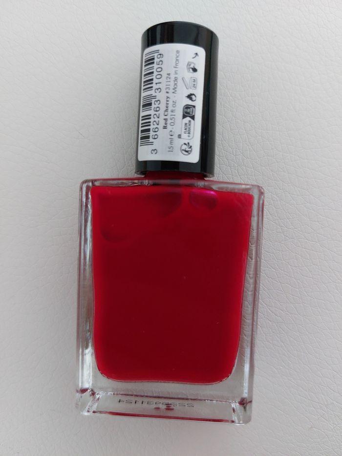 Vernis manucurist green red cherry rouge cerise - photo numéro 2