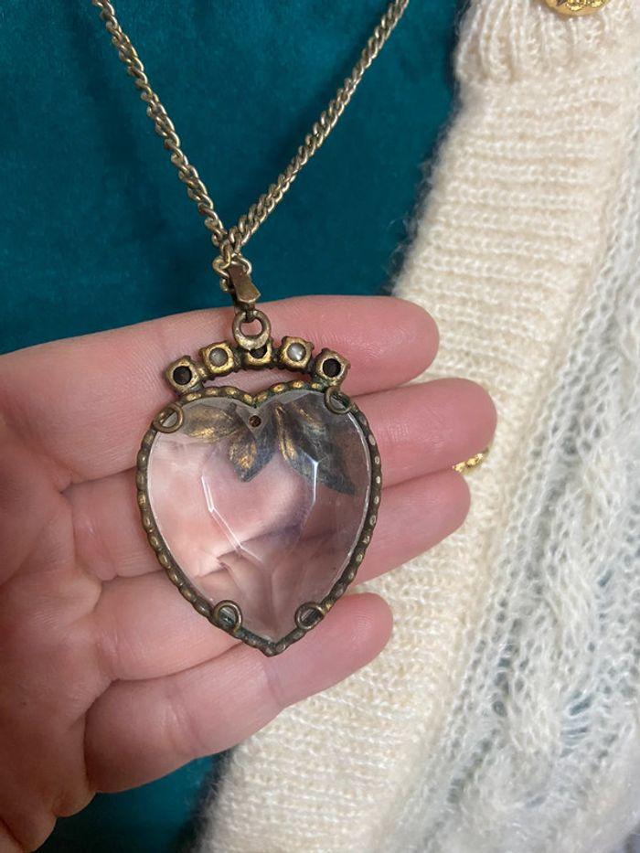 Vend collier vintage avec pendentif en forme de coeur - photo numéro 4