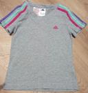 Tee-shirt Adidas 7-8 ans en très bon état