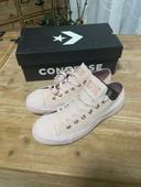 Converses roses en cuir suede taille 40 neuve avec étiquette et boîte