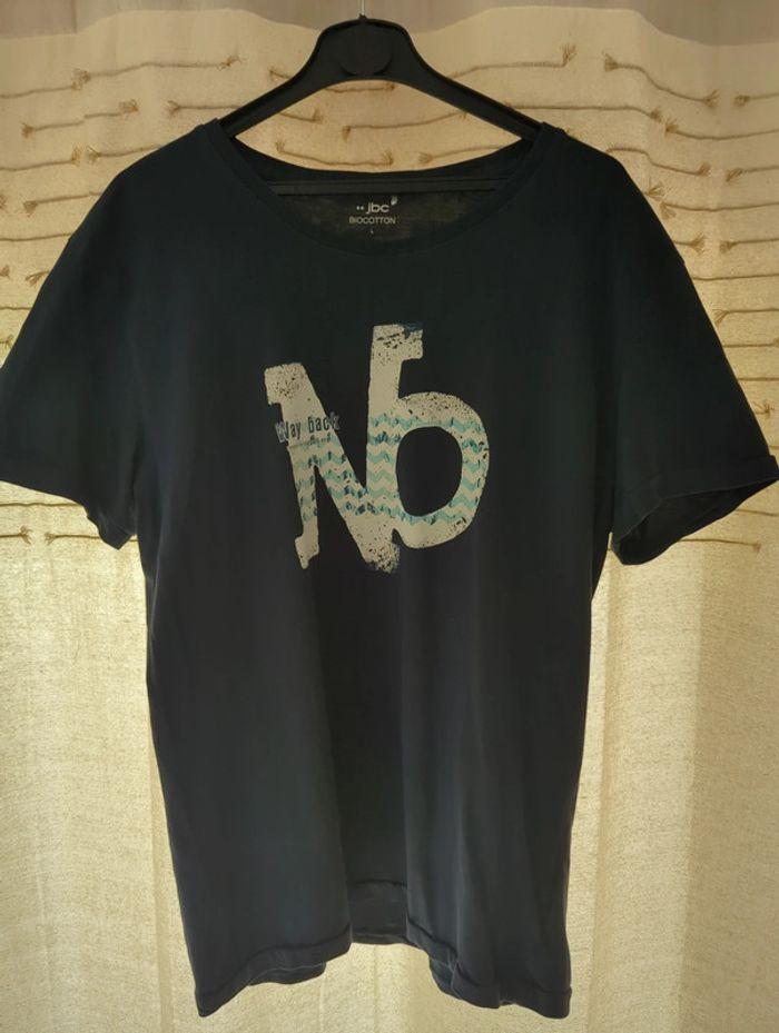 T-shirt - photo numéro 1