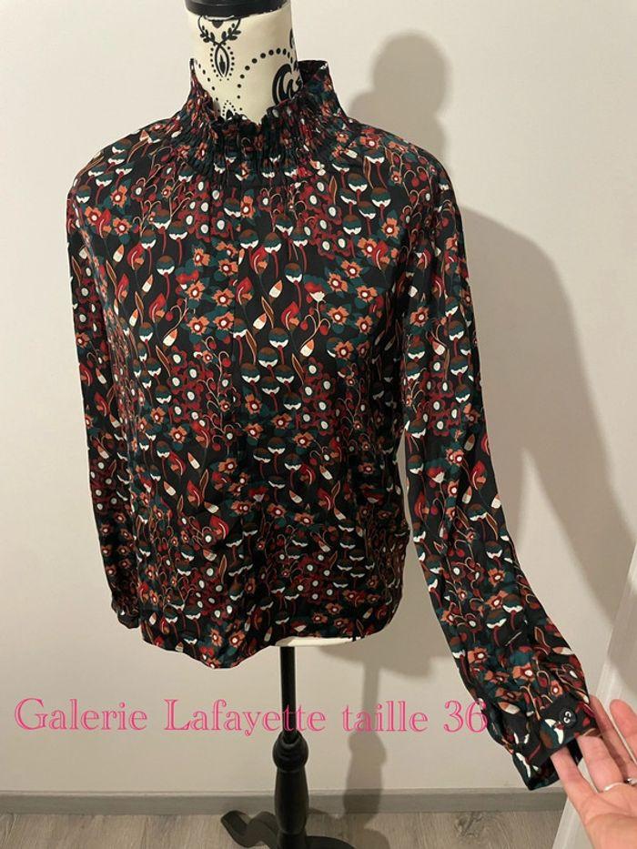 Blouse manche longue satin noir motif multicolore fermeture éclair col galeries Lafayette taille 36 - photo numéro 1