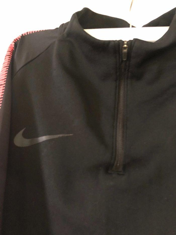 Haut de survêtement Nike . Taille M - photo numéro 2