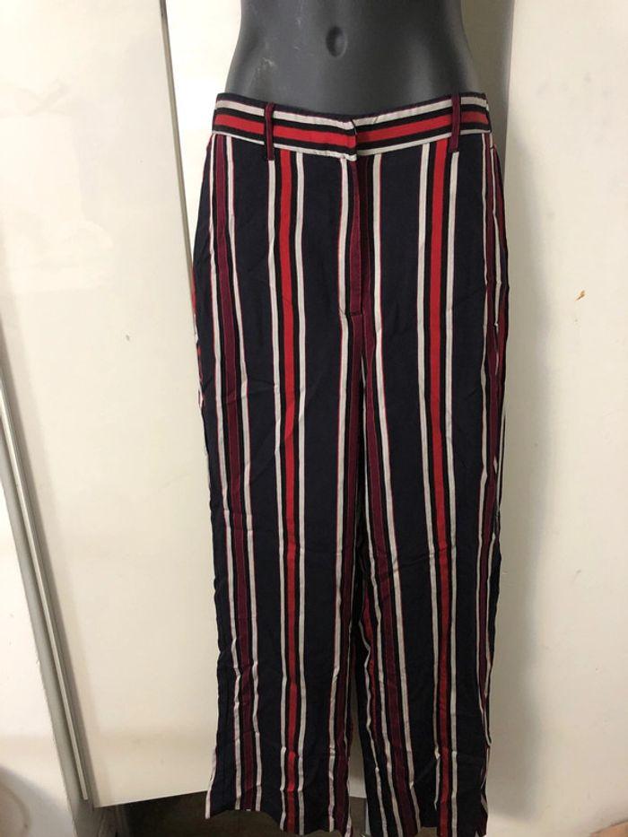 Pantalon léger à jambes larges Zara . Taille 36/38 - photo numéro 1