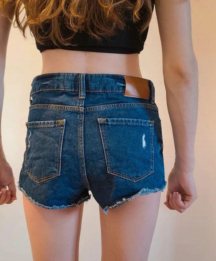 Short jeans bleu troué 34 jennyfer - photo numéro 2