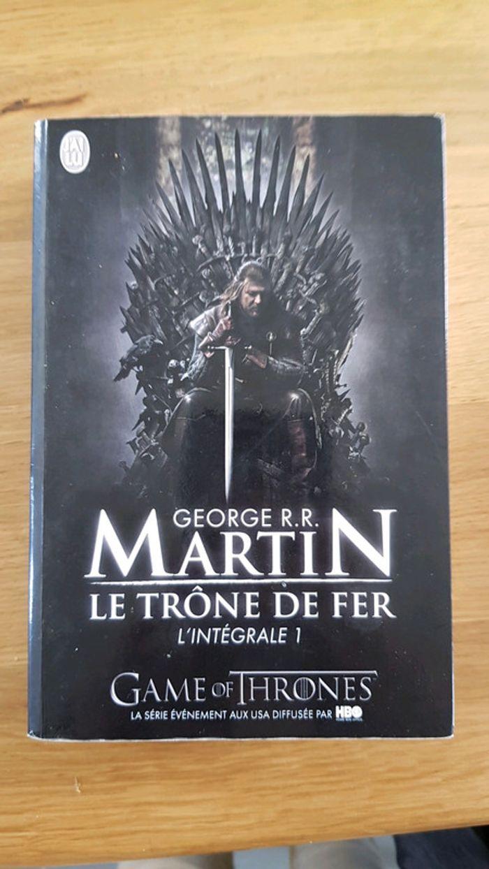 Livre le trone de fer - photo numéro 4