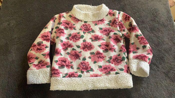 Pull blanc avec fleurs roses rembourrés polaire - photo numéro 1