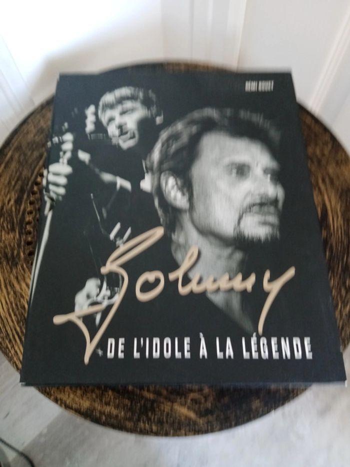 Beau livre de l'idole à la légende Johnny Hallyday - photo numéro 1