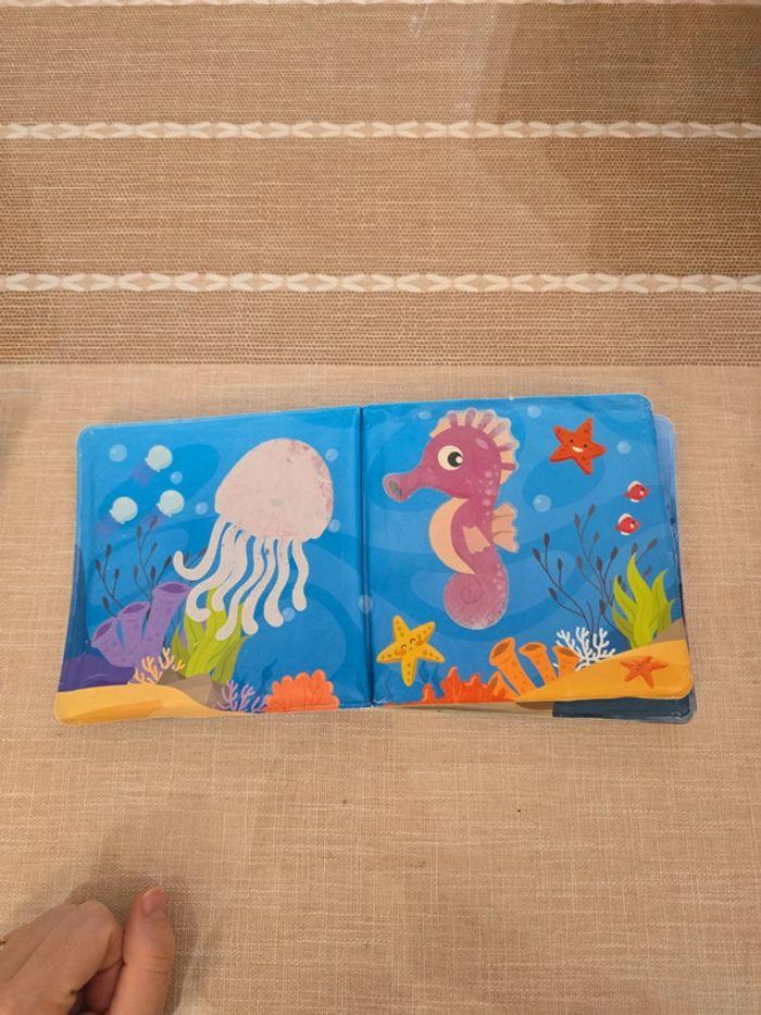 Lot de 2 livres pour le bain bébé - photo numéro 4