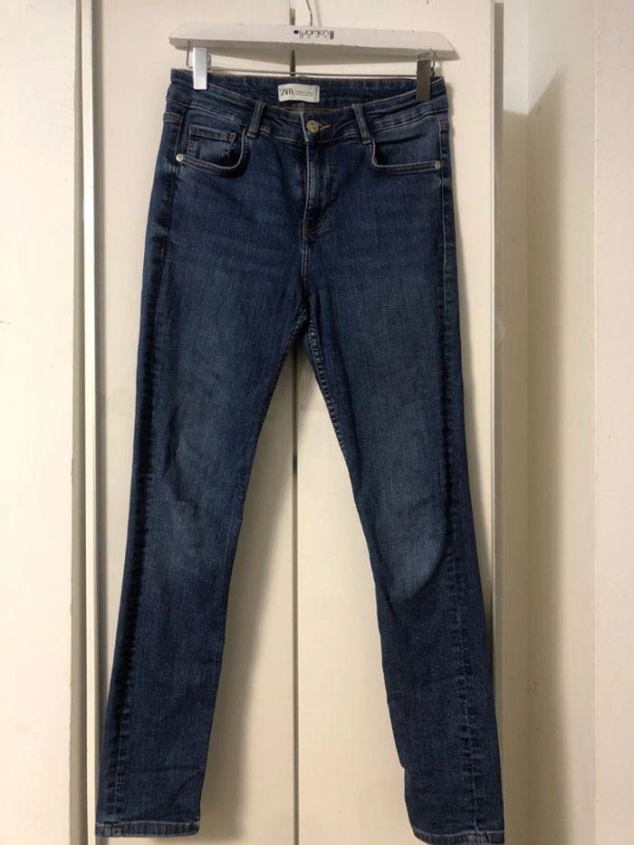 Pantalon jean slim Zara . 38 - photo numéro 1