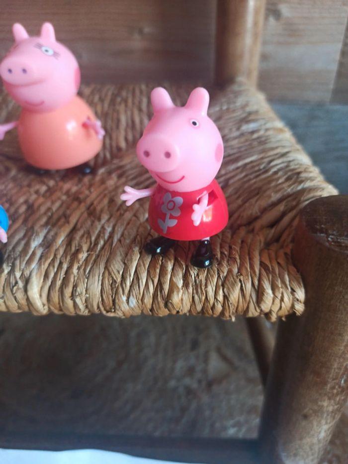 Figurines famille peppa pig tbe - photo numéro 4