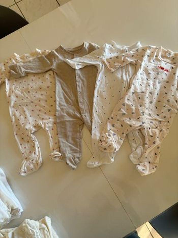 Lot de 8 pyjamas - photo numéro 1