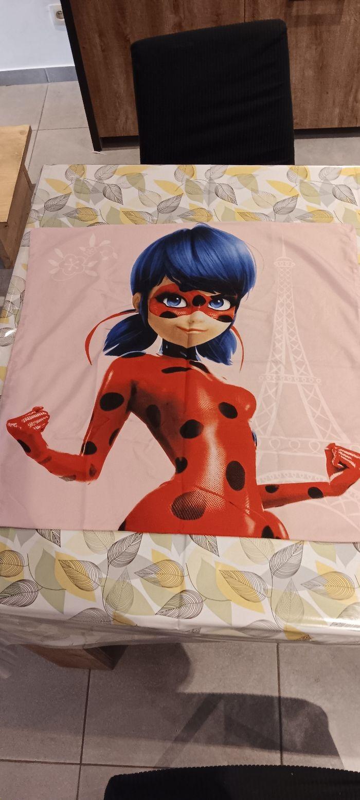 Housse de couette et 1 taie miraculous Ladybug - photo numéro 2