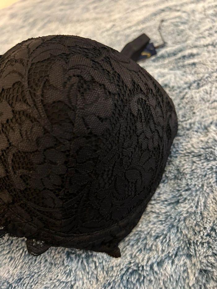 Soutien gorge en dentelle noir taille 90C - photo numéro 3