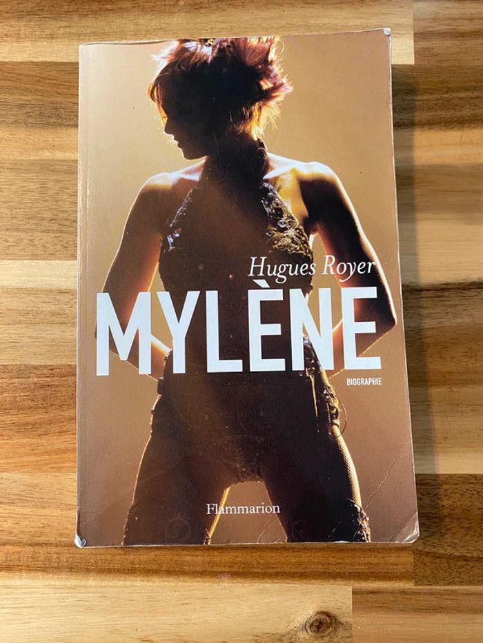 Livre gros format biographie de Mylene Farmer - photo numéro 1