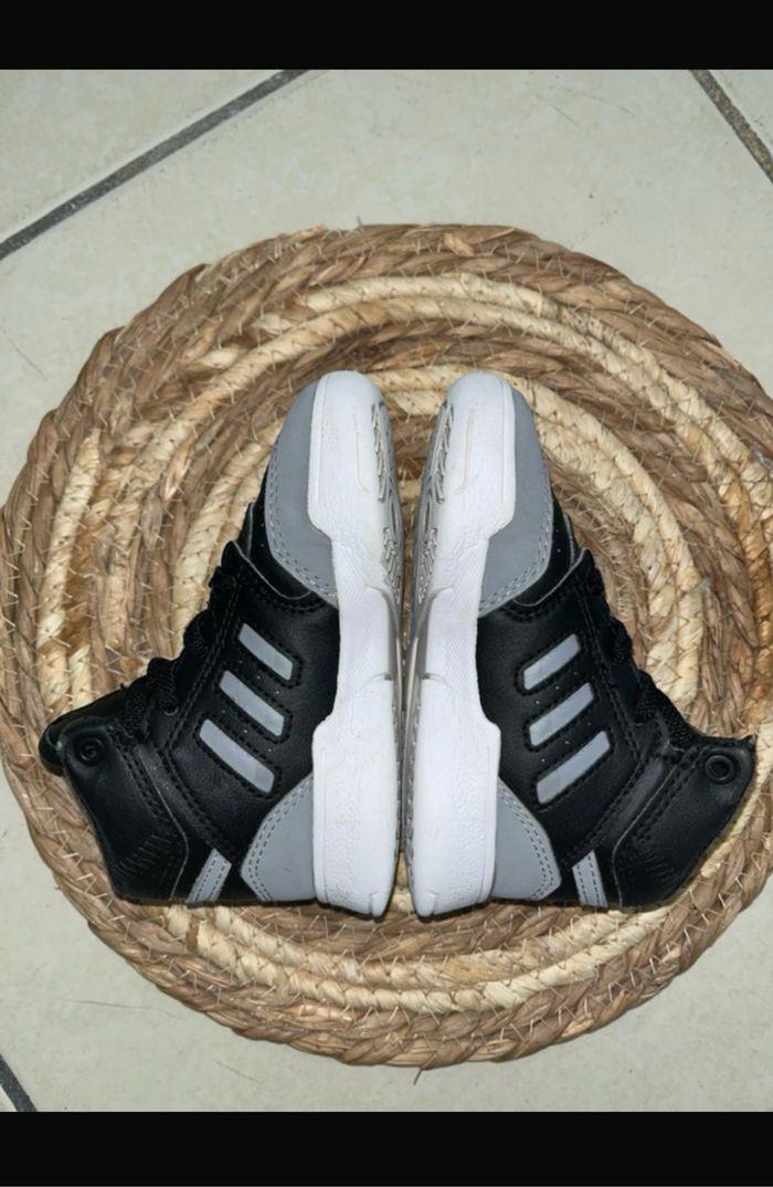 Basket adidas - photo numéro 3