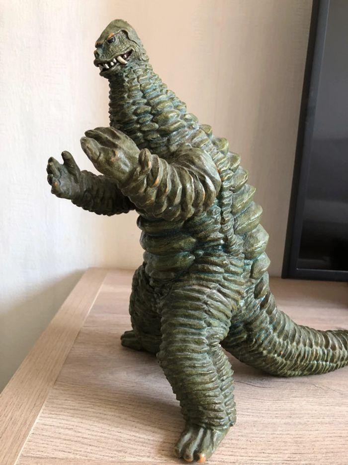 Red king ultraman kaiju billiken 1988 godzilla - photo numéro 4