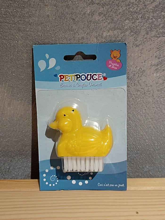 brosse à ongles canard jaune petipouce - photo numéro 1