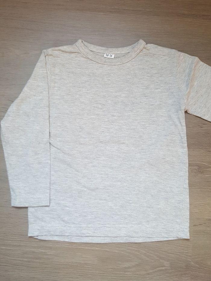 T-shirt manches longues taille 98 - 104 - photo numéro 1