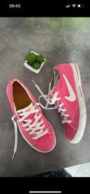 Baskets femme Nike rose