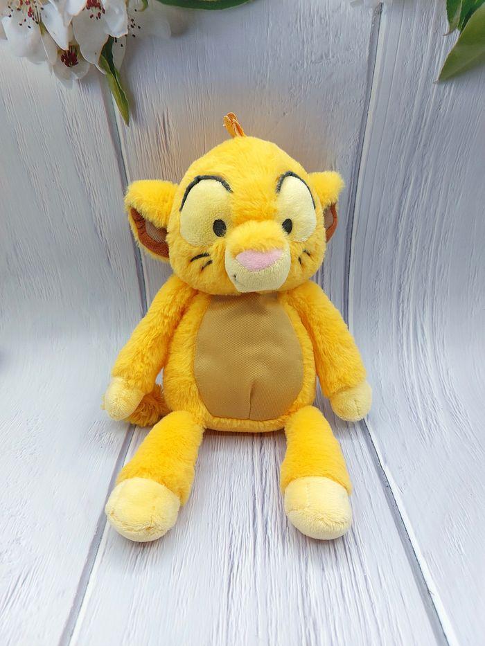 Peluche doudou roi lion Simba DISNEY NICOTOY Simba toys 28 cm jaune orangé - photo numéro 1