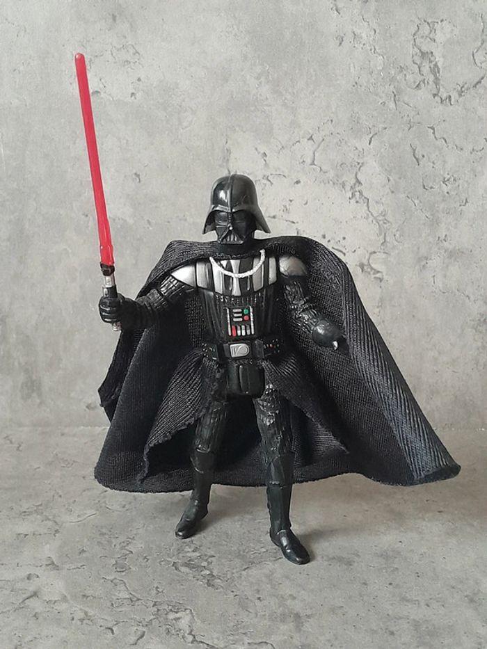 Figurine Star Wars Darth Vader articulée 2004 - photo numéro 1